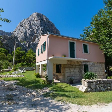 Lovely Apartment In Omis With Kitchen Eksteriør bilde