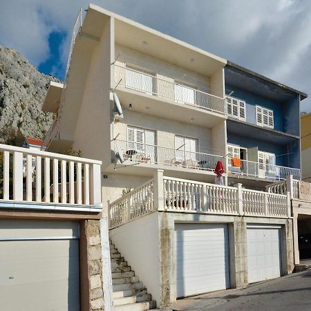 Lovely Apartment In Omis With Kitchen Eksteriør bilde