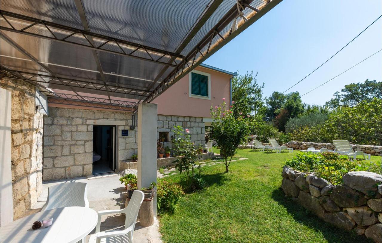 Lovely Apartment In Omis With Kitchen Eksteriør bilde