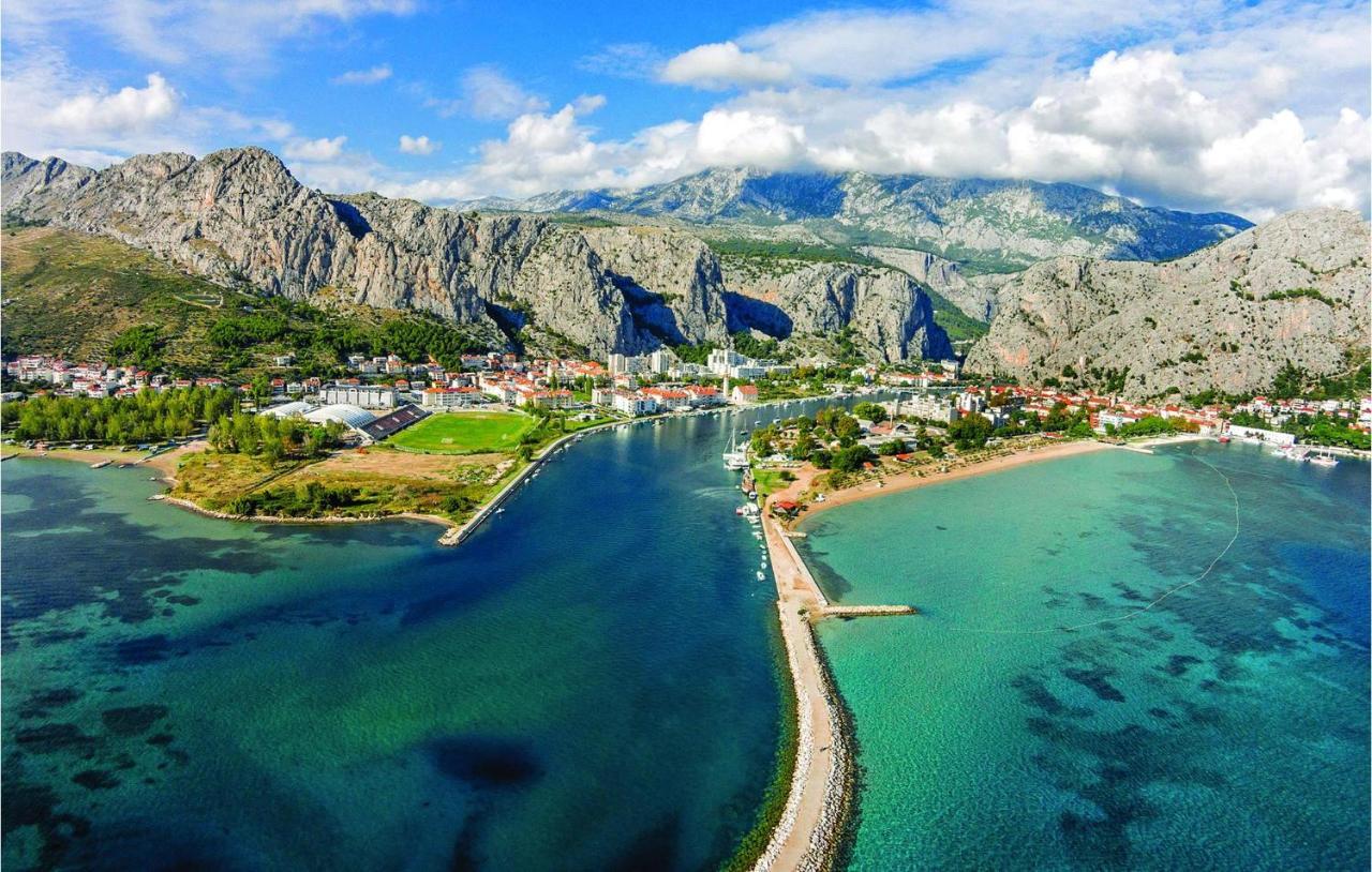 Lovely Apartment In Omis With Kitchen Eksteriør bilde