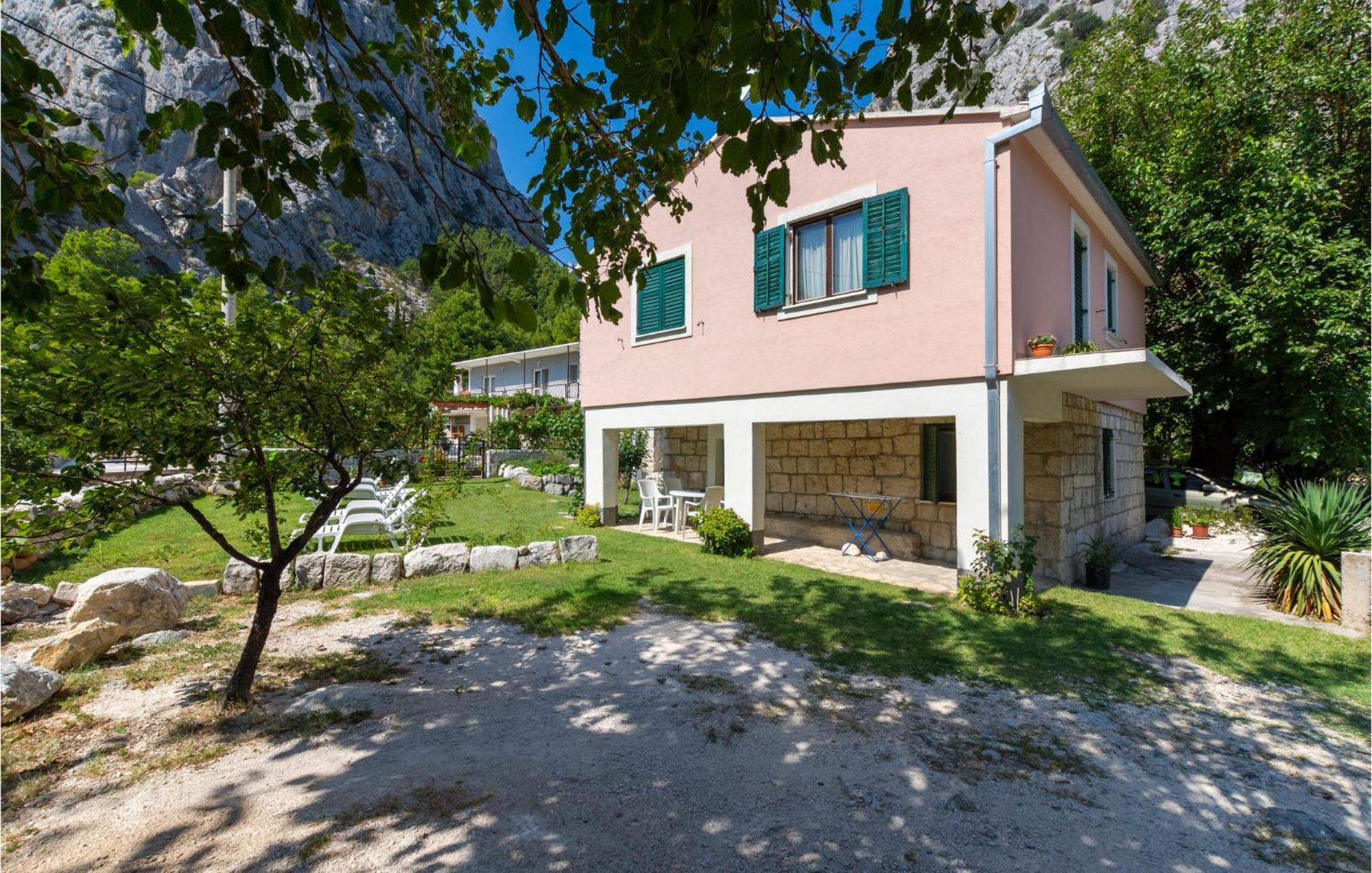 Lovely Apartment In Omis With Kitchen Eksteriør bilde