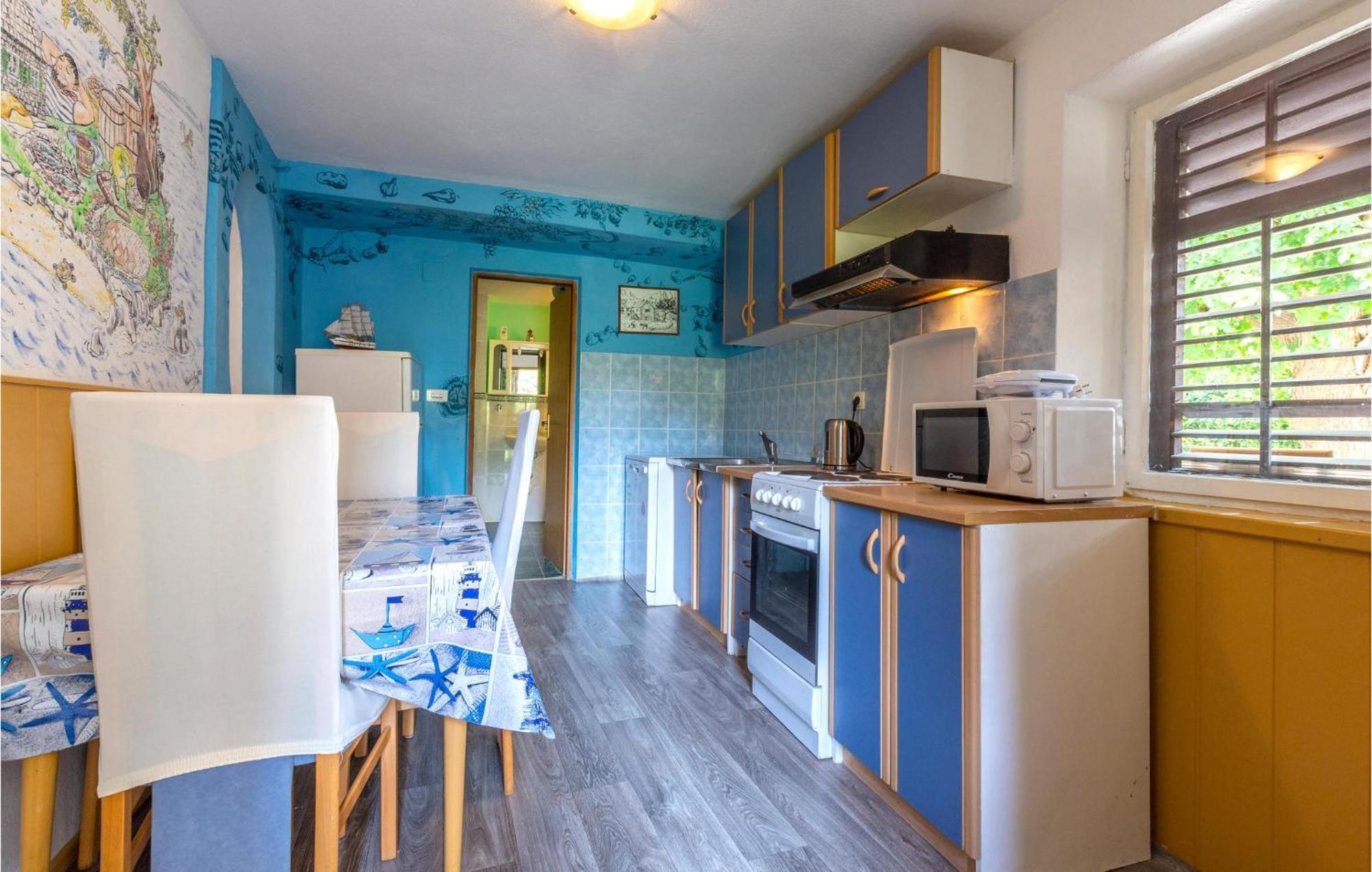 Lovely Apartment In Omis With Kitchen Eksteriør bilde