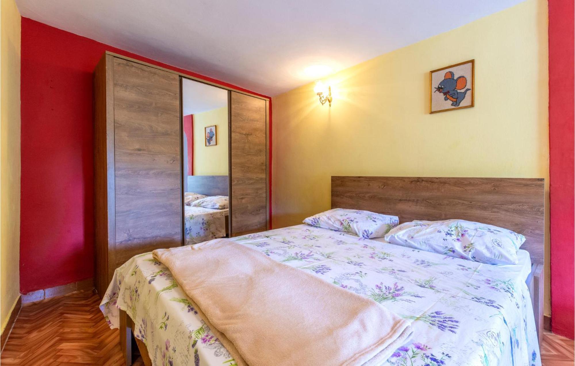 Lovely Apartment In Omis With Kitchen Eksteriør bilde