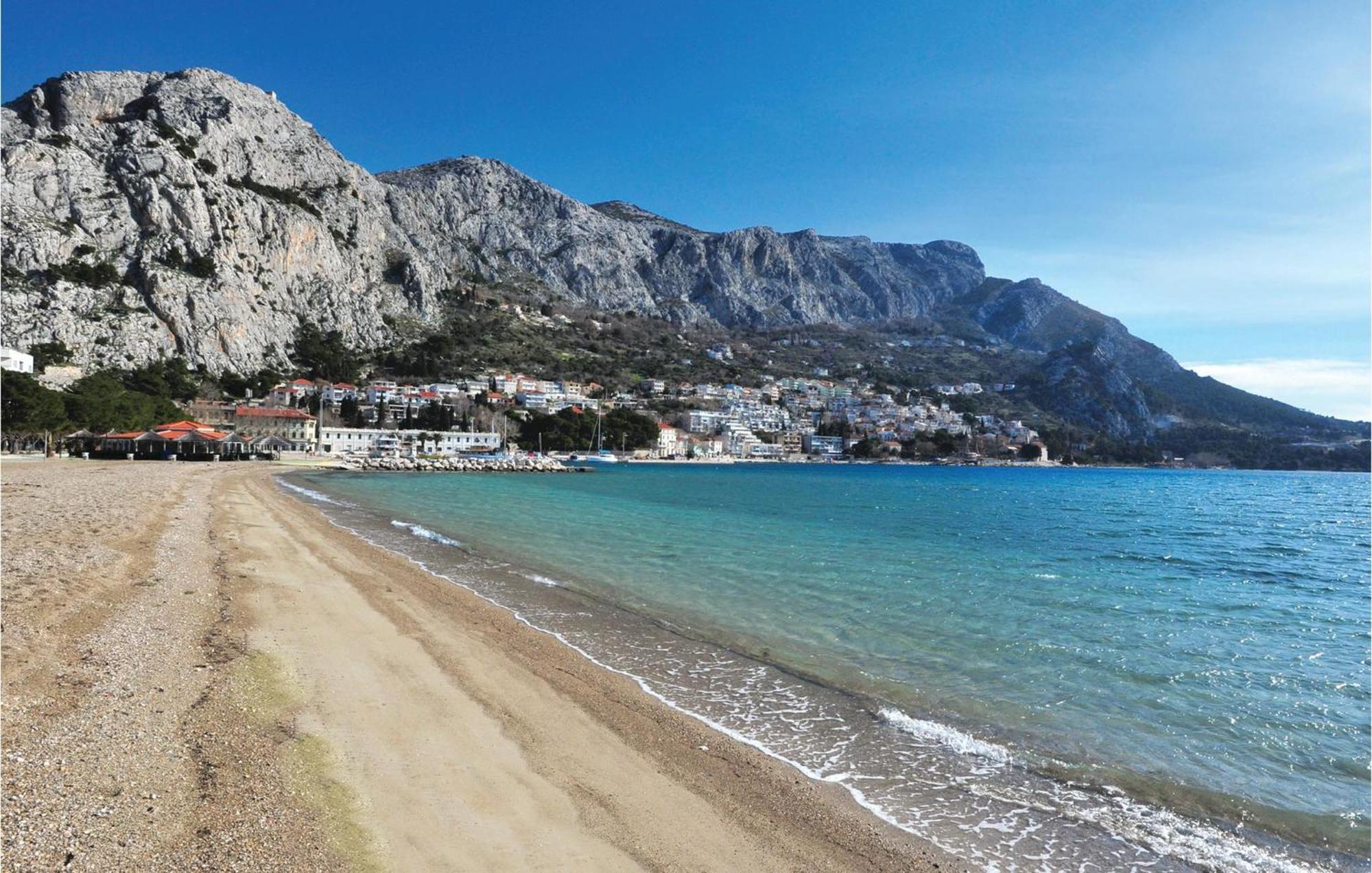Lovely Apartment In Omis With Kitchen Eksteriør bilde