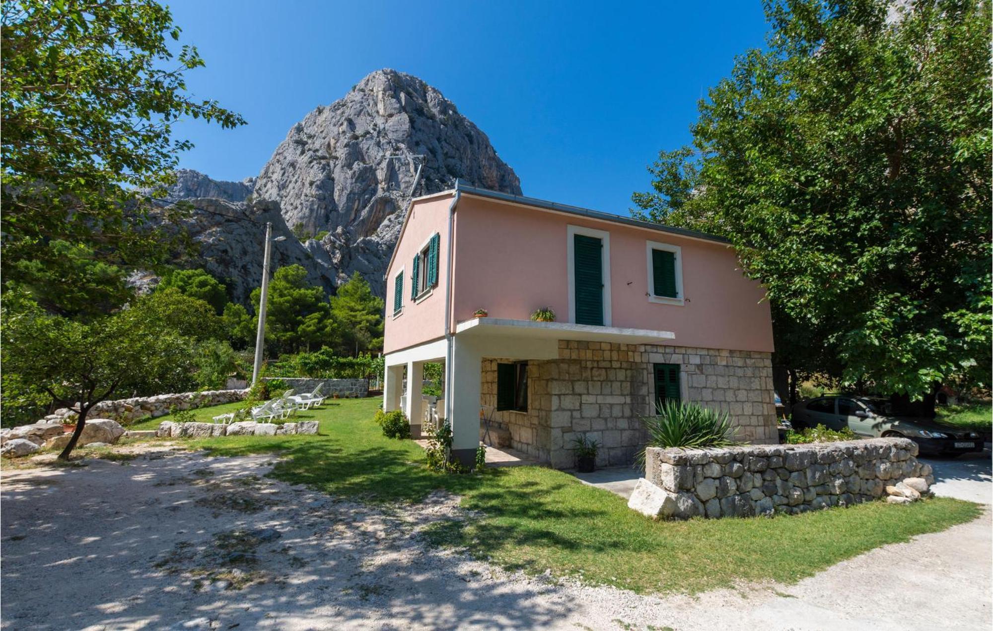 Lovely Apartment In Omis With Kitchen Eksteriør bilde