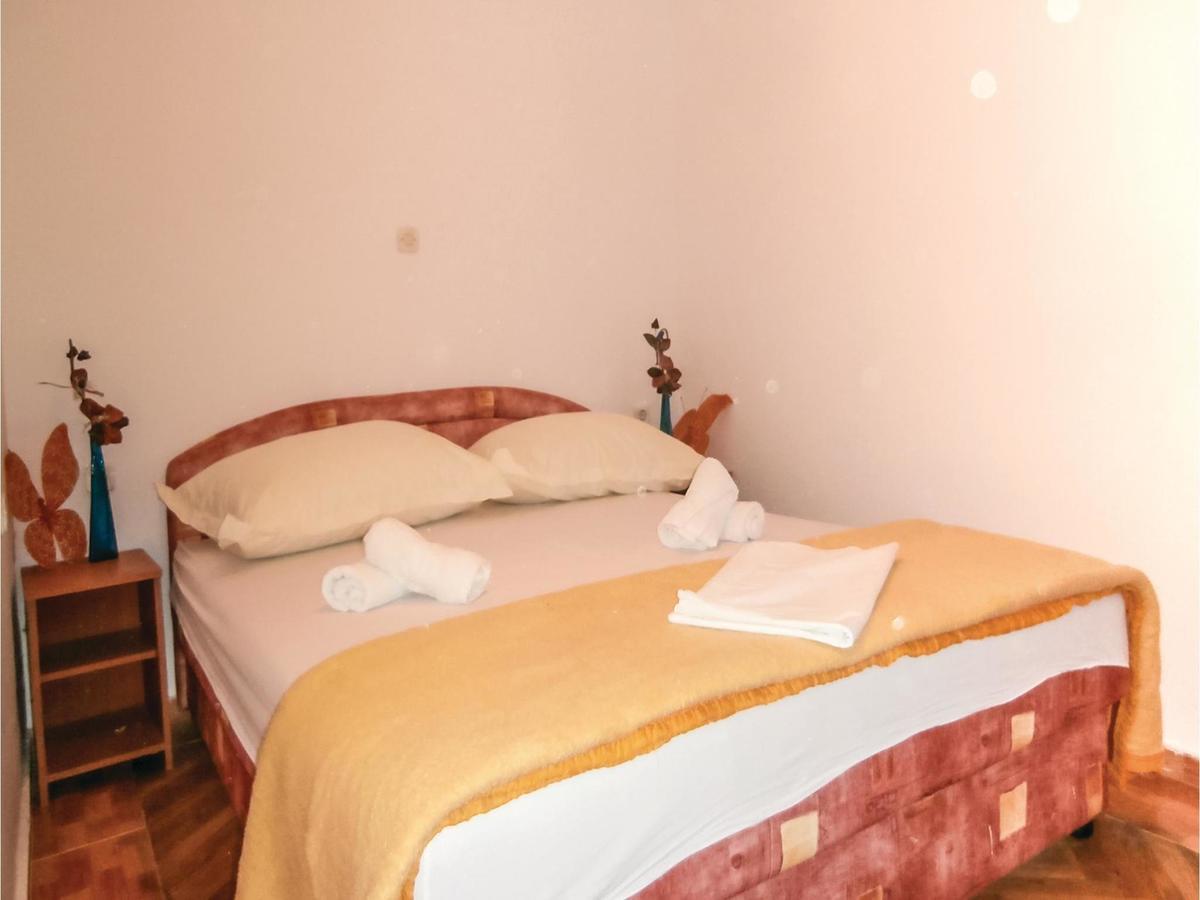 Lovely Apartment In Omis With Kitchen Eksteriør bilde